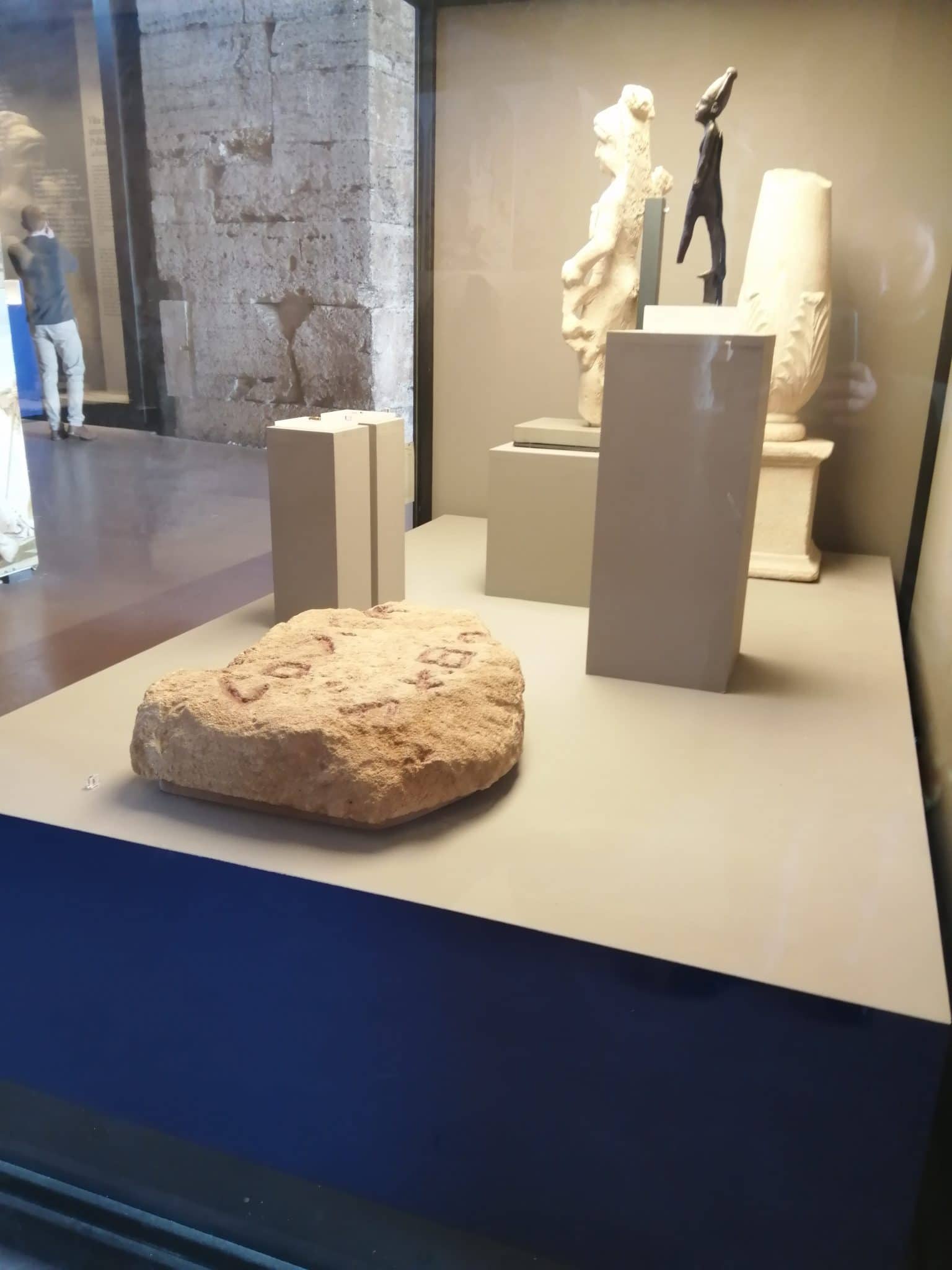 Raffigurazioni legate al mondo delle divinità etrusche