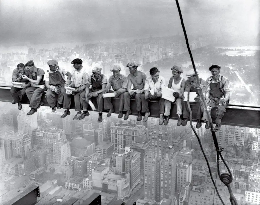 Primo maggio - Gli operai più famosi della storia: sono quelli fotografati durante la costruzione del Rockfeller center a New York, nel 1932