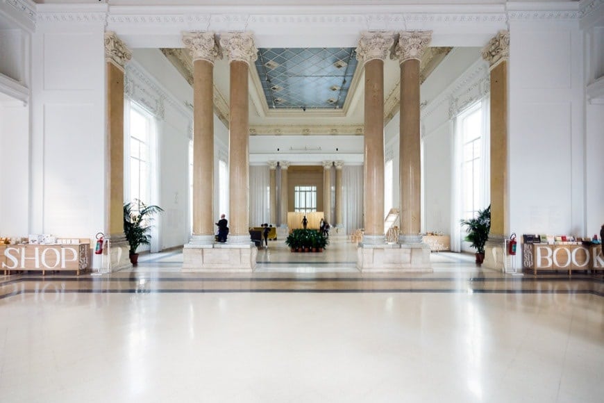 Interni della galleria nazionale d'arte moderna e contemporanea di roma