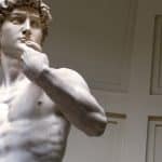 Il David tra negazionismo e complottismo: rettiliani, giganti e altre strane teorie sulla scultura di Michelangelo