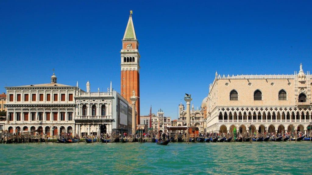 Piazza san marco a venezia, area di accesso al museo archeologico nazionale