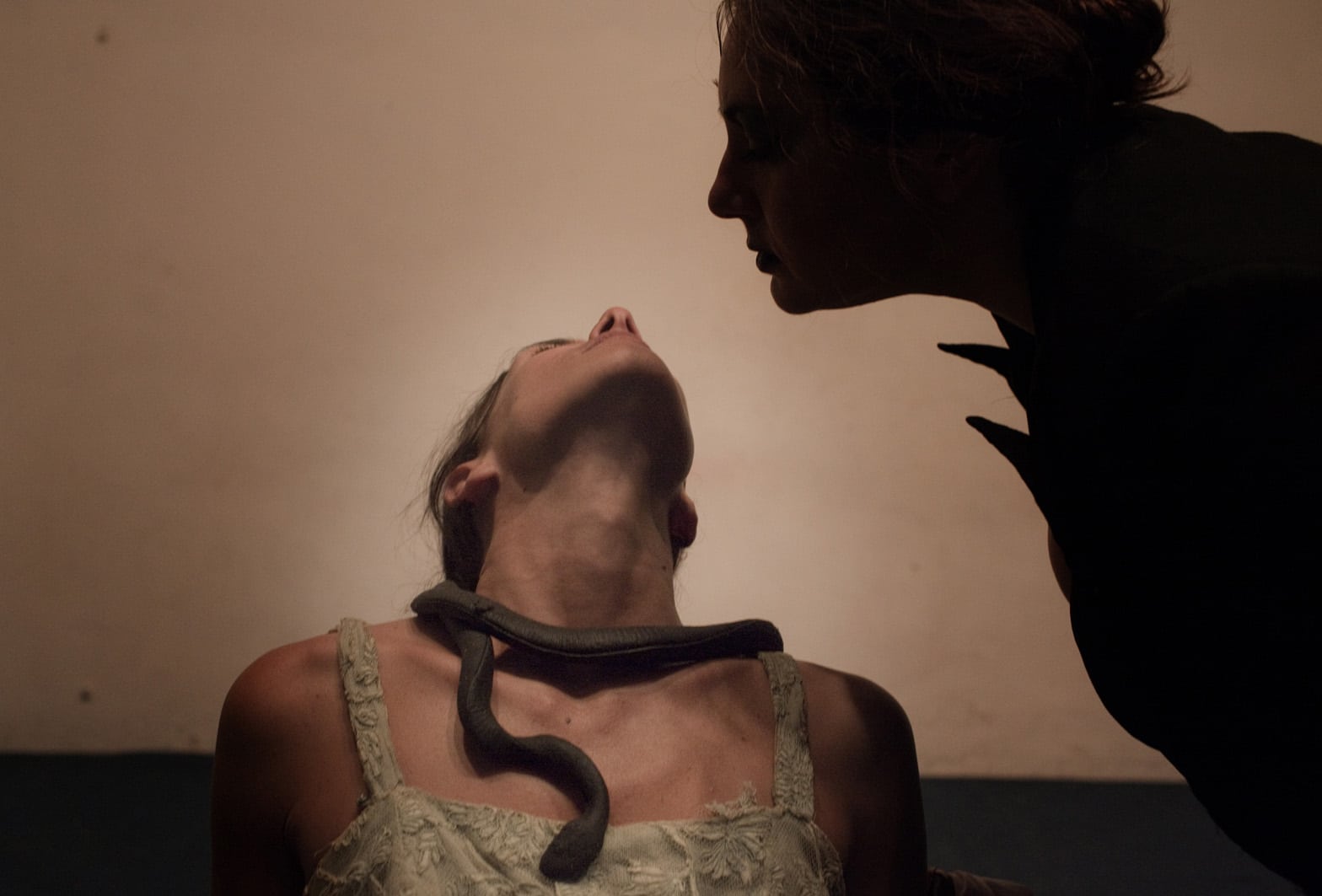 “circus dark queen”, lo spettacolo teatrale in onore di antonio e cleopatra