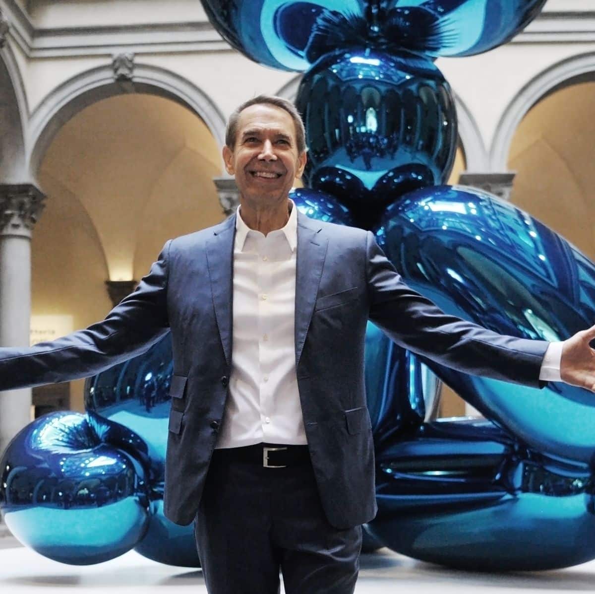 Jeff koons va in frantumi a miami