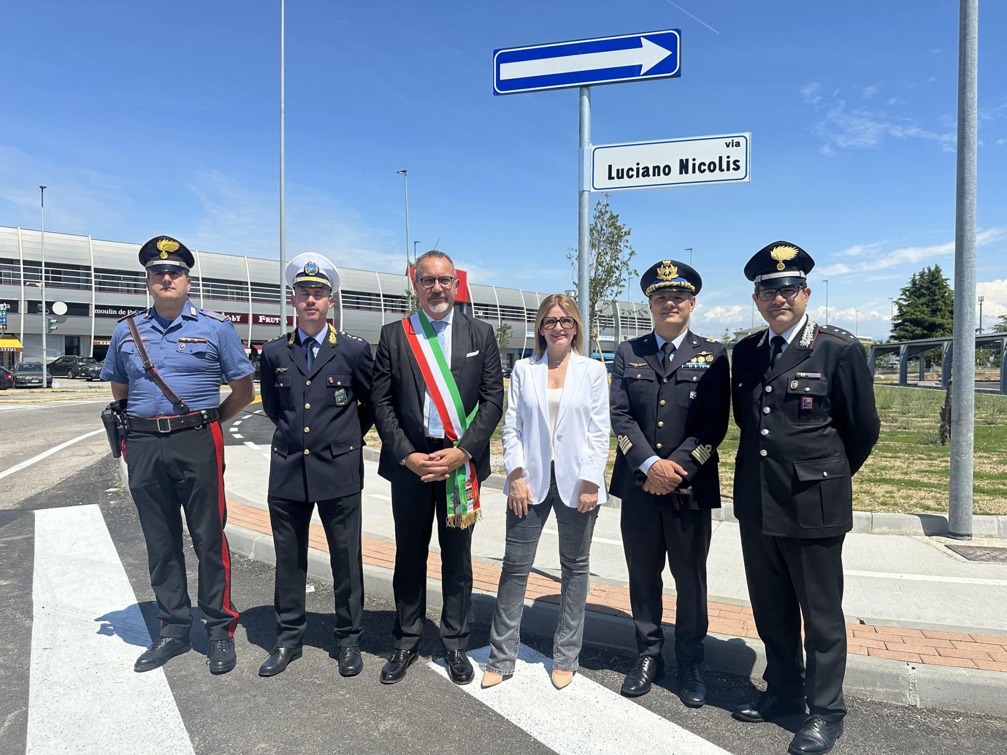 Via luciano nicolis a villafranca
