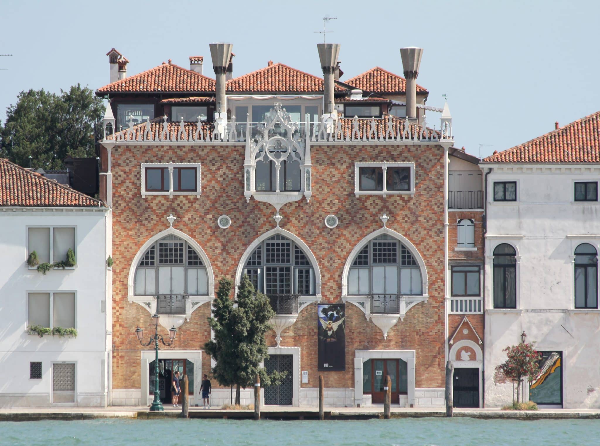 Affinità elettive tra berlino e venezia: un dialogo artistico e la “casa dei tre oci”