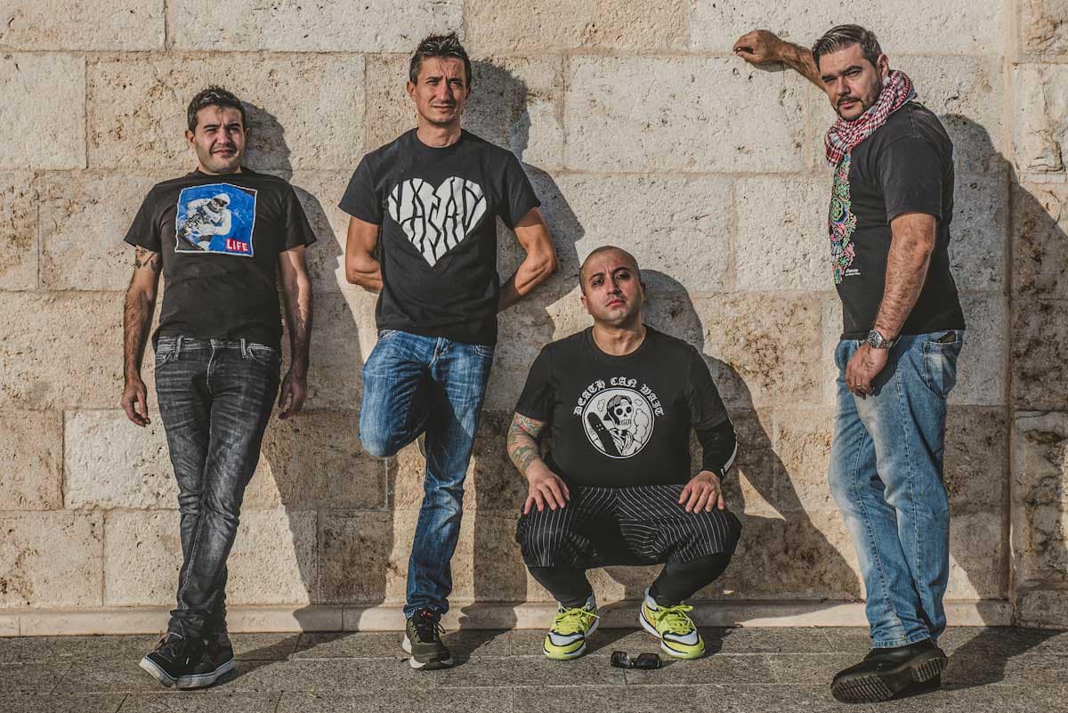 Whisper of a white bullet, vita quotidiana e riff incalzanti nel loro ep di esordio