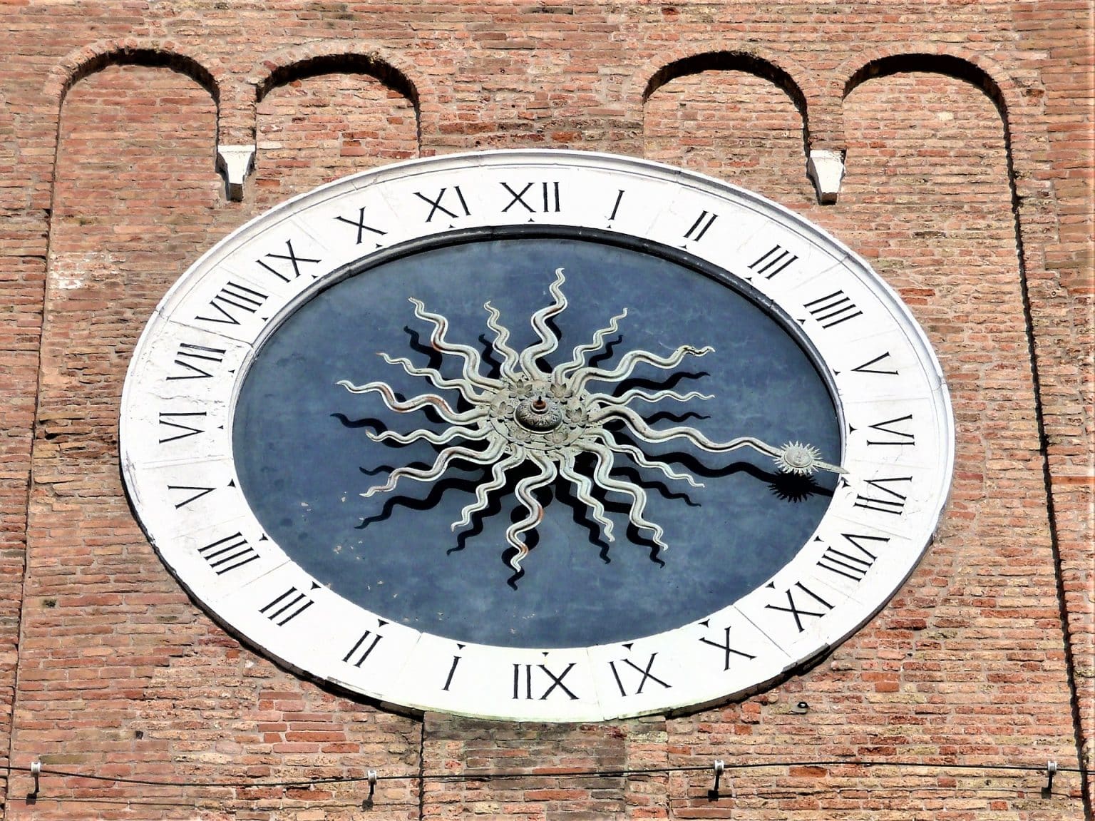 Torre dell’orologio di sant’andrea: la storia dietro il monumento che segna il tempo