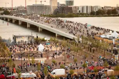 Un nuovo ponte a bordeaux cambia il concetto di infrastruttura