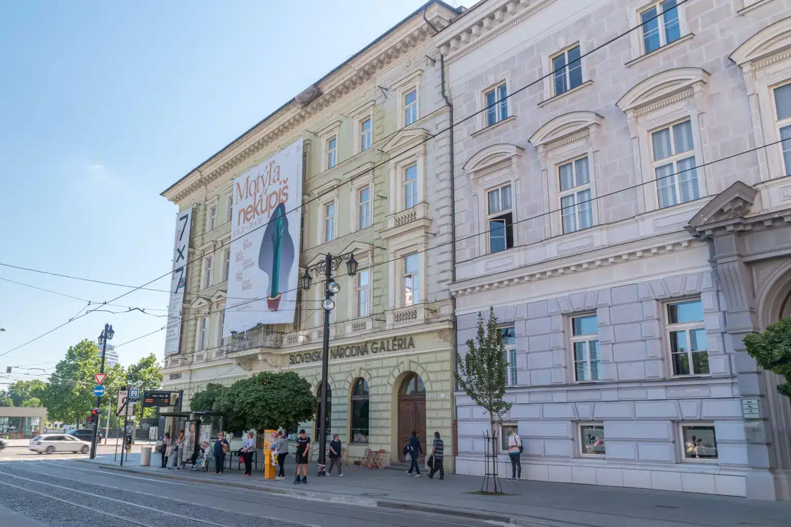 Proteste a bratislava: destituzione della direttrice della galleria nazionale slovacca scatena l’indignazione