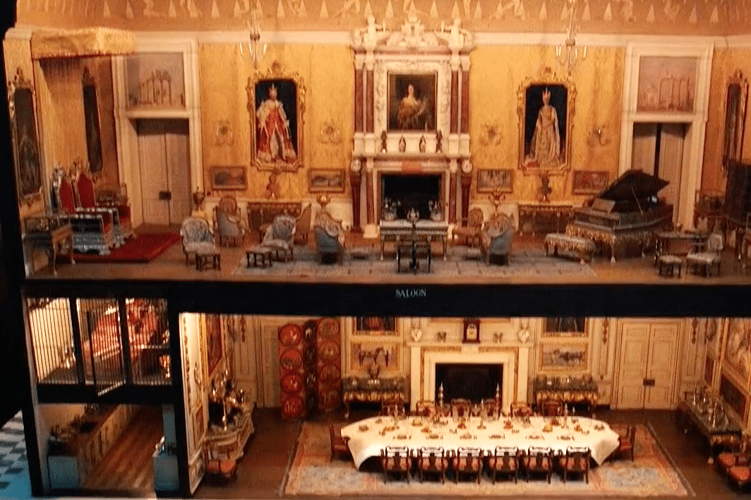 L’incredibile casa delle bambole della regina mary compie 100 anni
