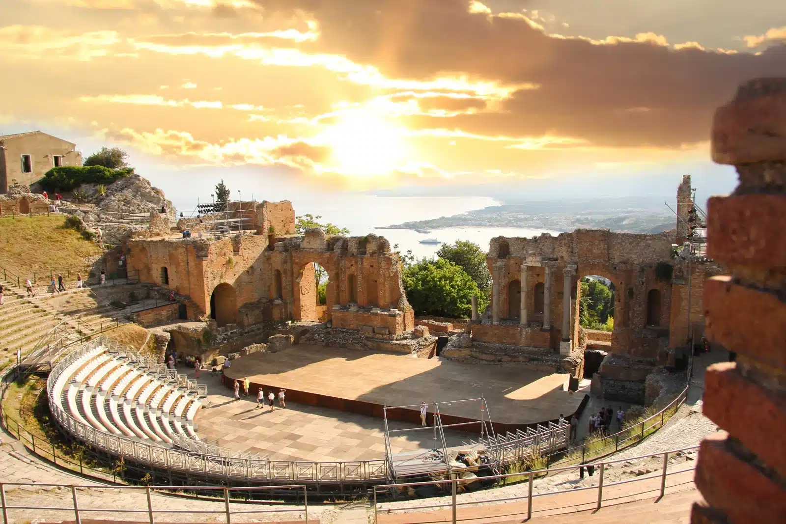 Taormina arte 2024: un trionfo di arte e cultura nel cuore della sicilia