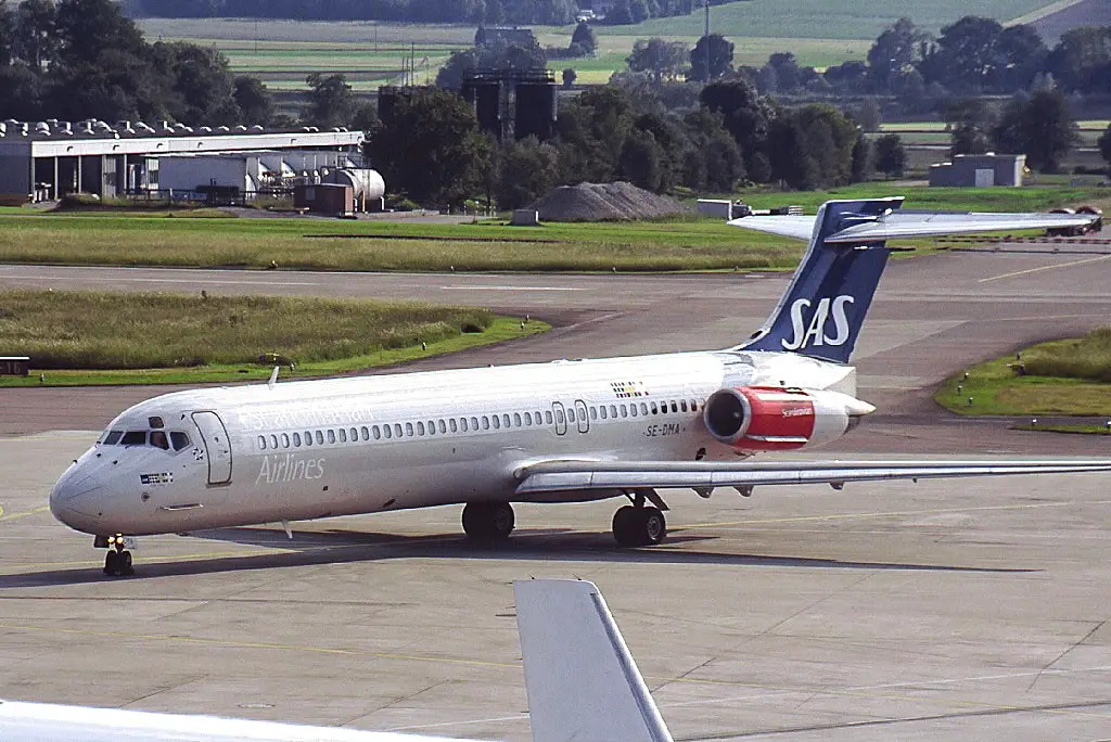 Mcdonnell_douglas_md-87_(dc-9-87),_scandinavian_airlines_-_sas_an0193728