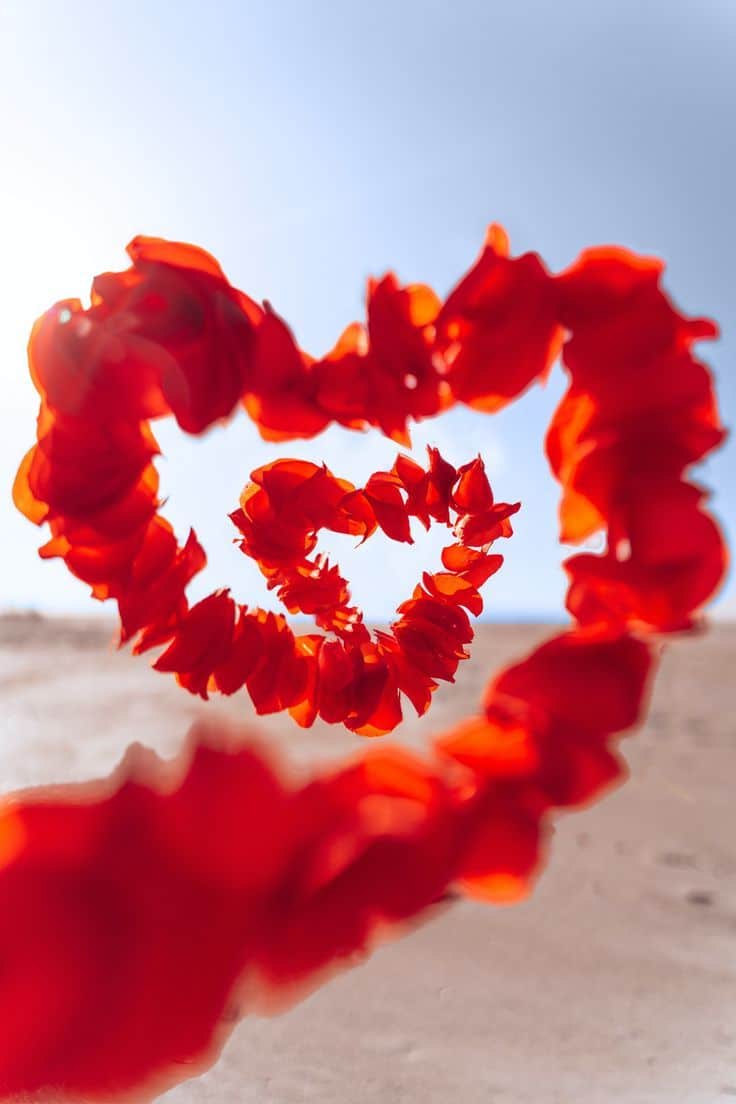 L’amore secondo gli artisti: love is louder, la mostra a bruxelles che esplora il sentimento nelle sue forme