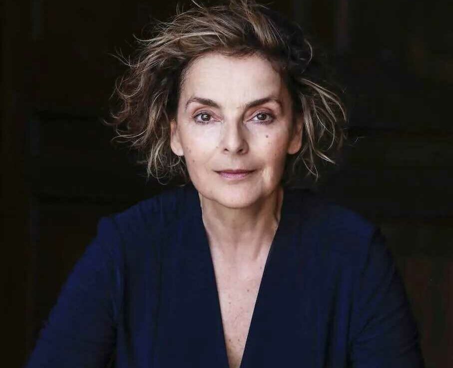 Gioielli di clara galante ispirati al teatro e alla bellezza