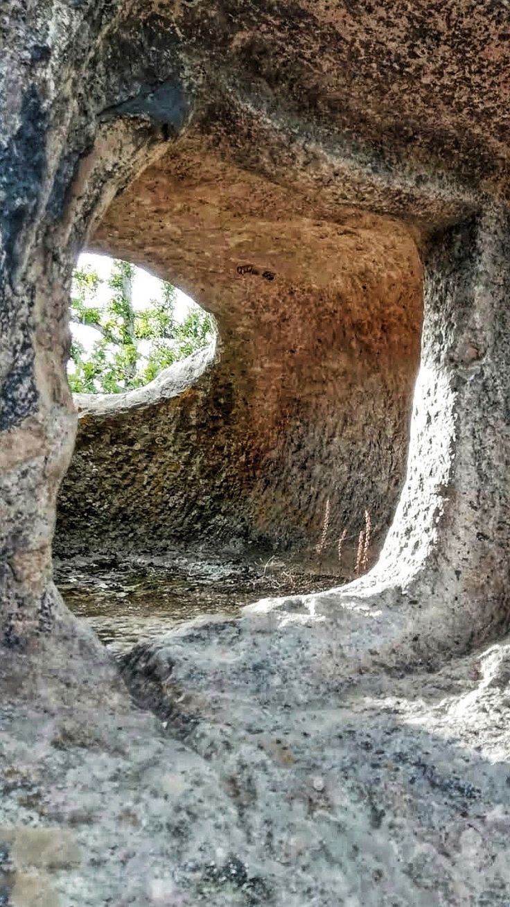Le domus de janas: la sardegna sogna il riconoscimento unesco (un passo verso il futuro? )