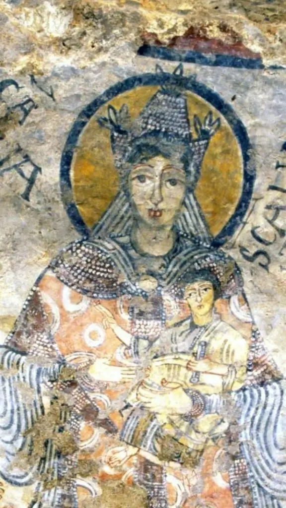 Bmadonna ritrovata nella cripta del duomo di parmaari vecchia - cattedrale di san sabino