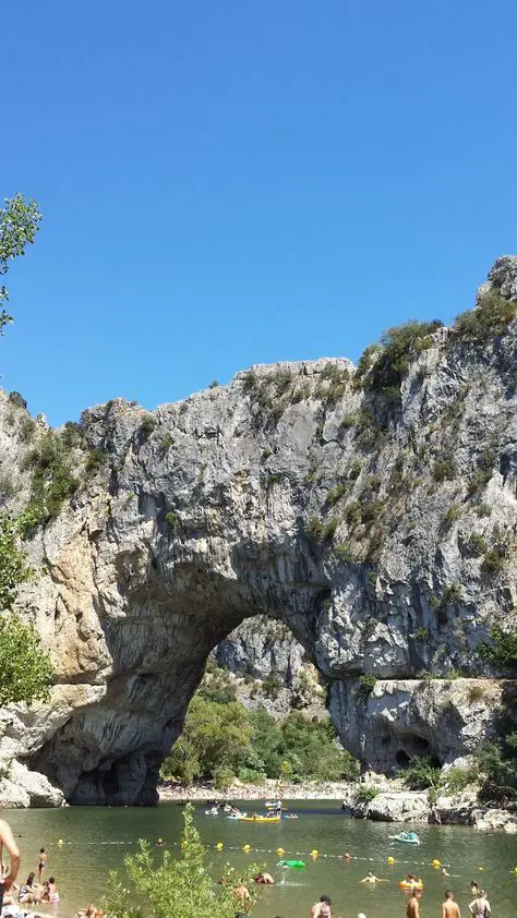 Vallon-pont-d’arc