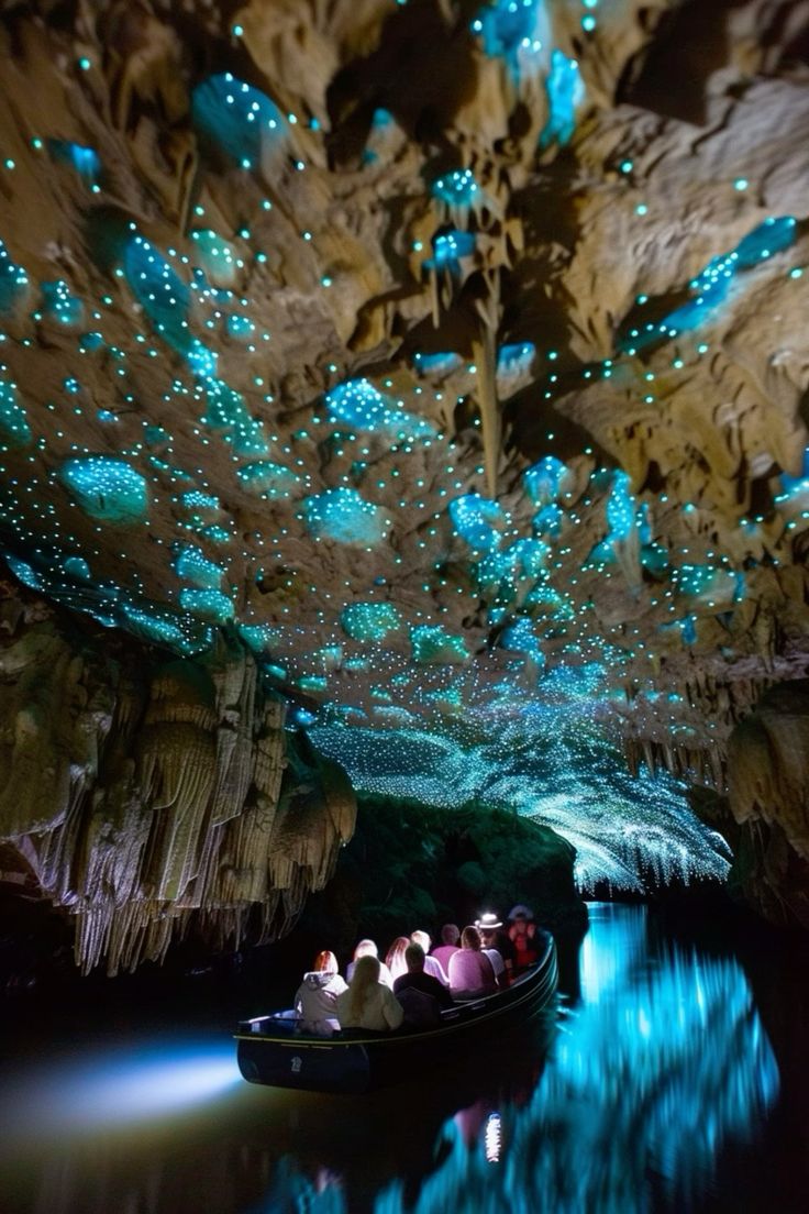 Destinazioni sconosciute #27: le caverne di waitomo, nuova zelanda – il regno delle lucciole luminose