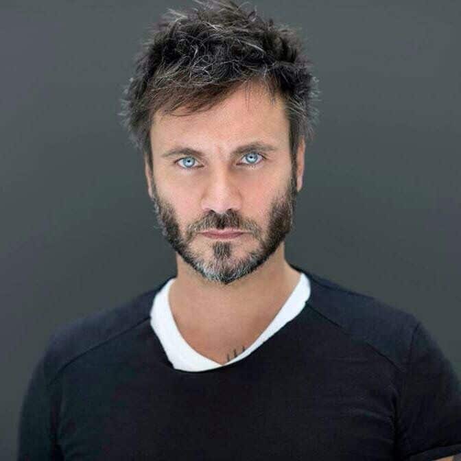 Laura non c’è di nek: cosa si nasconde dietro il tormentone degli anni '90 Laura non c’è: il significato nascosto della canzone di nek