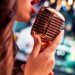 Il canto a cappella non è solo tecnica vocale: è emozione pura, architettura sonora, connessione collettiva. Scopri perché questa forma musicale antica tocca ancora il cuore.