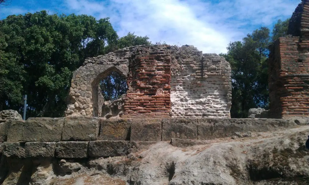 Destinazioni sconosciute #38 – cuma: il tempio della sibilla e i misteri del primo oracolo d’occidente