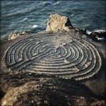 I labirinti scolpiti nella pietra: architettura simbolica o enigma spirituale?