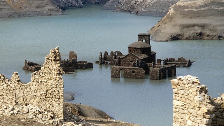 Destinazioni sconosciute #45 – il paese che dorme sott’acqua: fabbriche di careggine
