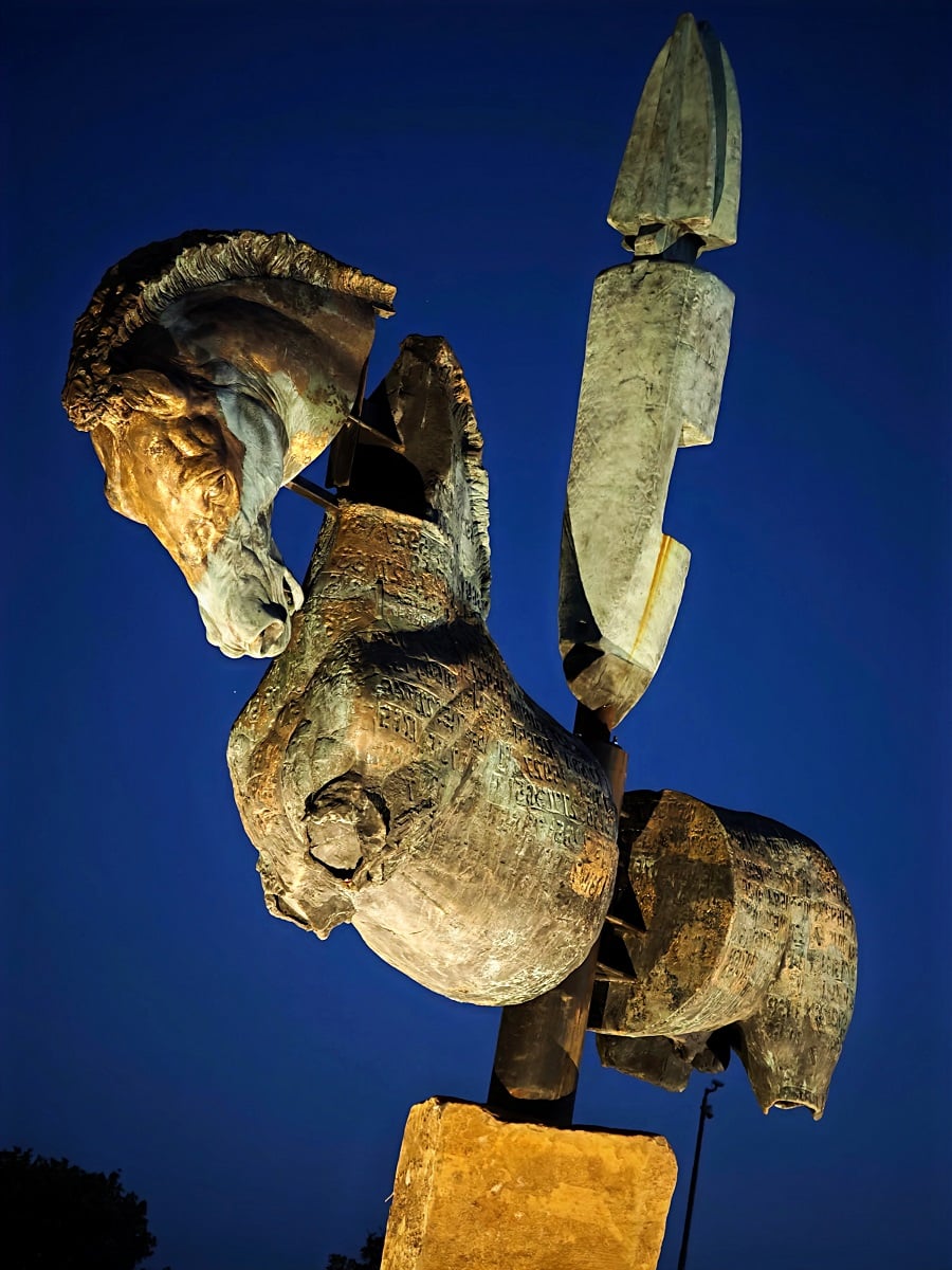 A piazza armerina, inaugurata la mostra equus inter lumina