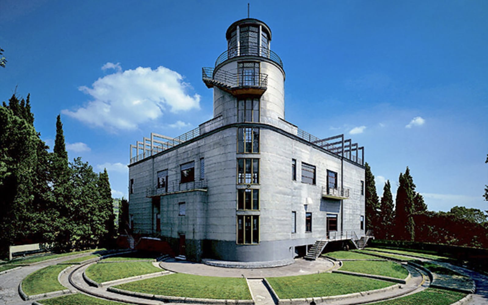 Villa girasole: come funziona la casa che ruota seguendo il sole e perché oggi è ferma
