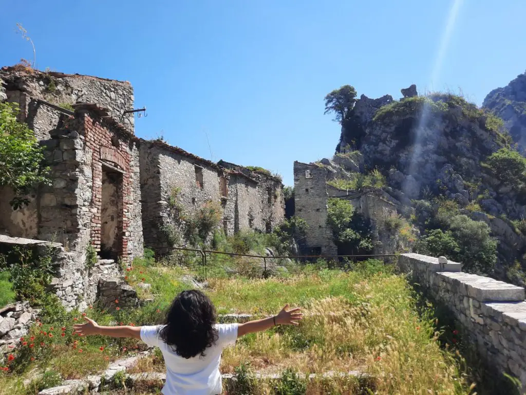 Destinazioni sconosciute #57: san severino di centola, il borgo che guarda il tempo dall’alto
