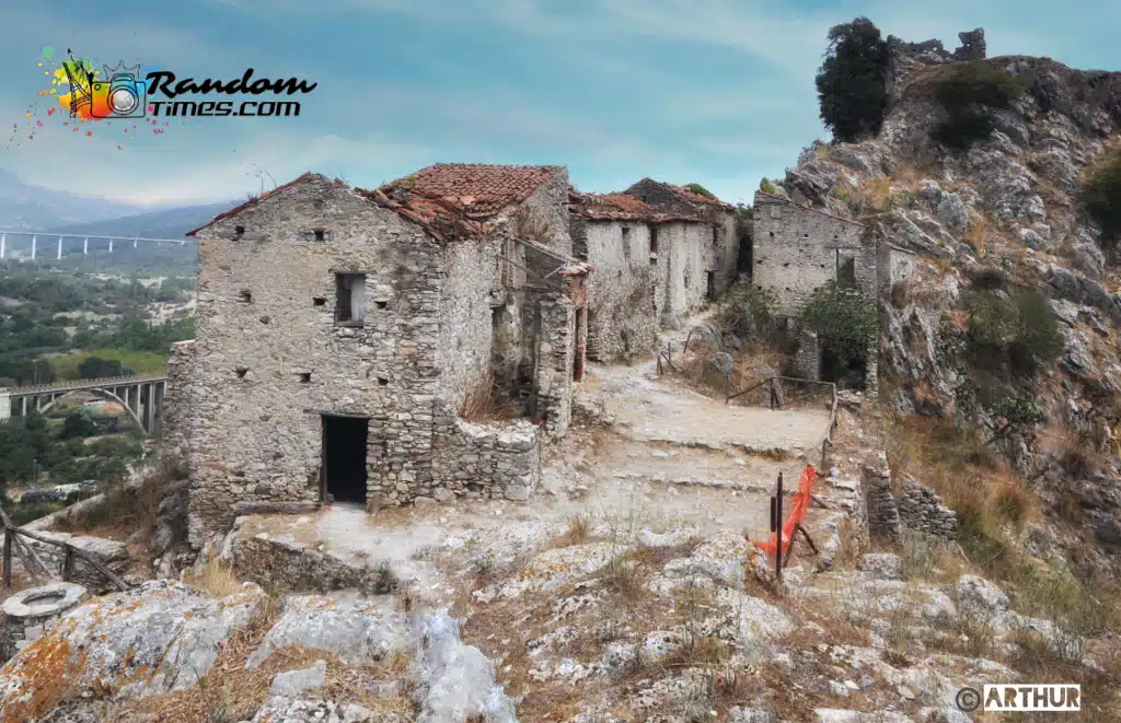 Destinazioni sconosciute #57: san severino di centola, il borgo che guarda il tempo dall’alto
