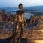 Jago conquista taormina: record storico di ingressi per la mostra gesti scolpiti