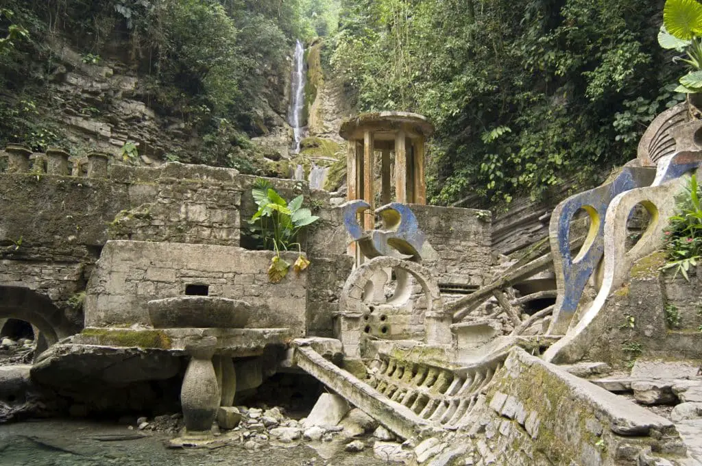 Destinazioni sconosciute #81: perché las pozas è il giardino surreale nascosto nella giungla del messico Destinazioni-sconosciute-81-las-pozas