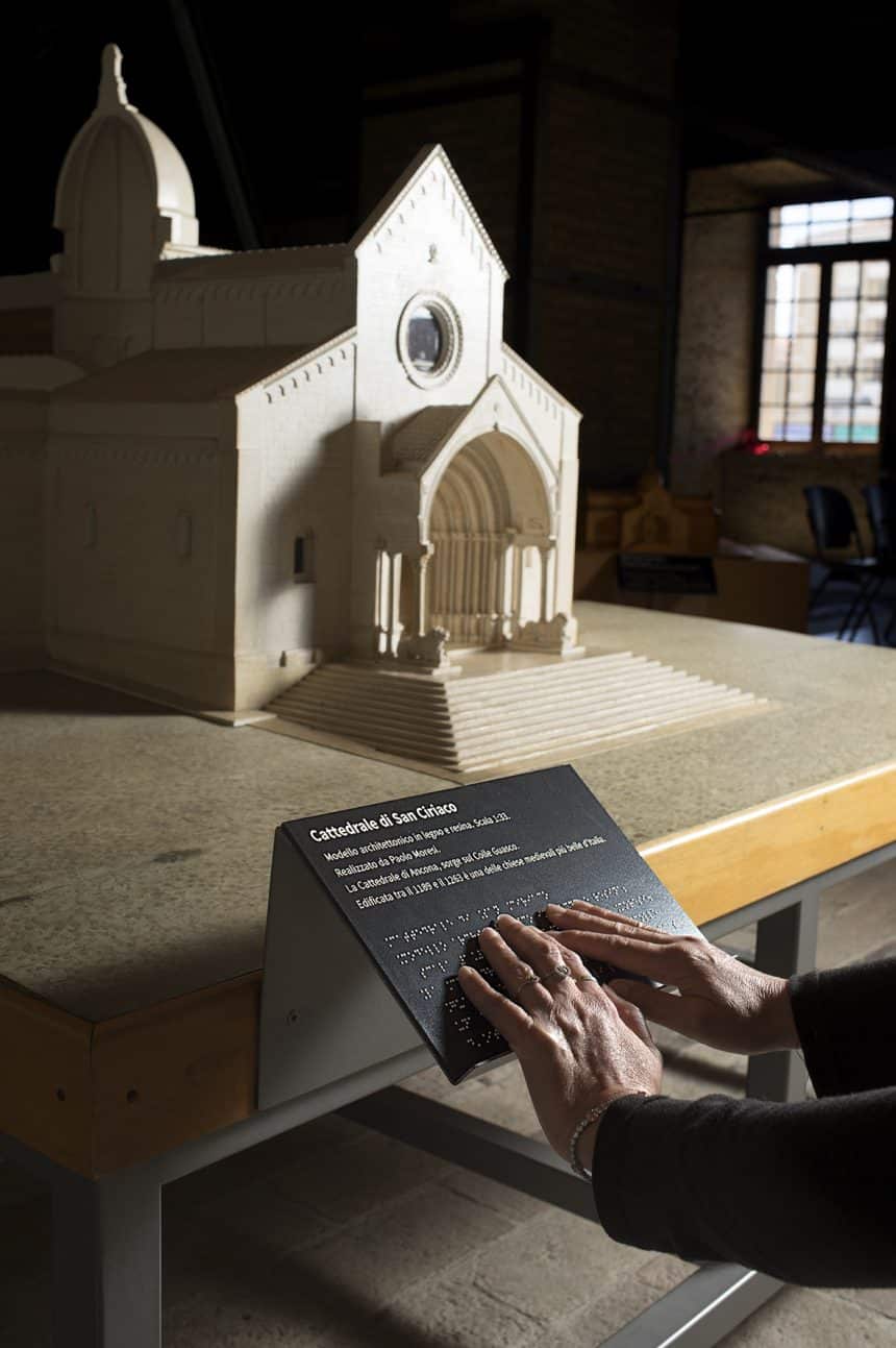 Messaggio in codice: al museo omero una visita guidata con laboratorio per scoprire il braille