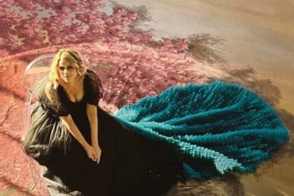 Tosca con carme consoli, il giglio, la verbena, il glicine e la rosa