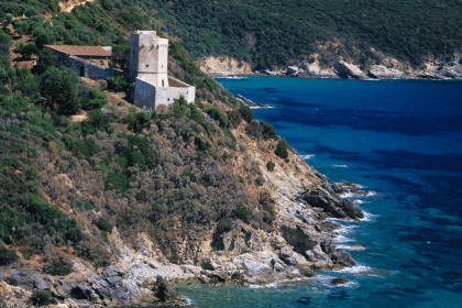 Destinazioni sconosciute #97 - cala la ciana: perché è il volto più selvaggio dell’argentario?