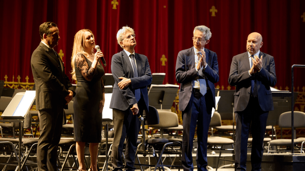 Teatro sannazaro, come riparte dopo l’incendio? San carlo