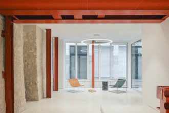Sentier trasforma una tipografia storica in ufficio contemporaneo