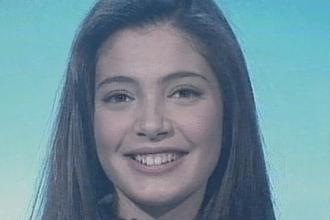 Alessia mancini compie 48 anni: l'esordio a non è la rai, l'amore per flavio montrucchio, cosa fa oggi, 7 segreti