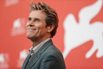 Biennale teatro 2026: cosa cambia con willem dafoe?