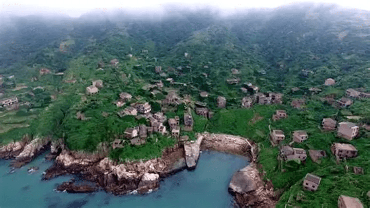 Destinazioni sconosciute #100: houtouwan, l'isola dove il verde ha vinto