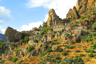 Destinazioni sconosciute #99: pentedattilo è il borgo fantasma più suggestivo d’italia?