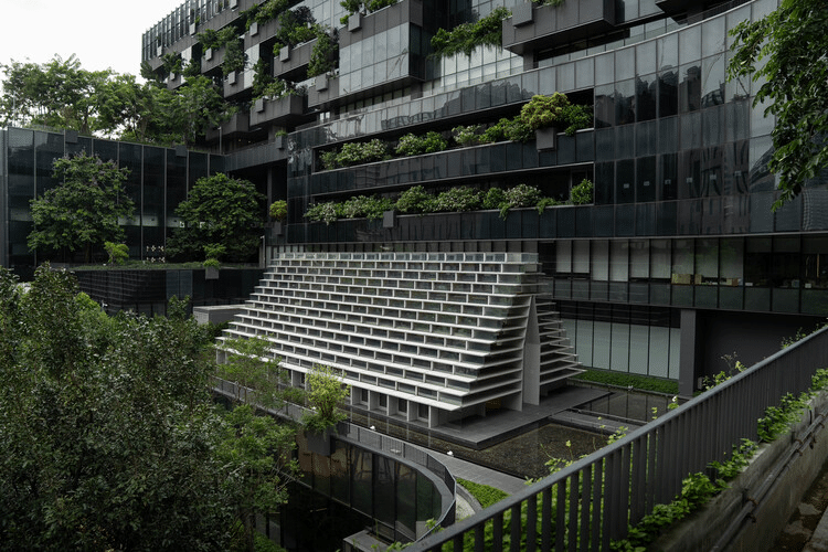 Glass pavilion m space: meditazione e luce a bangkok
