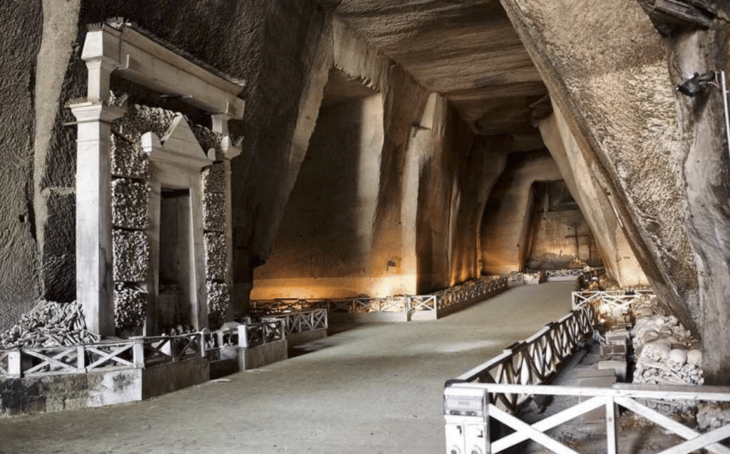 Il cimitero delle fontanelle riapre a napoli. Tutta la storia del monumento