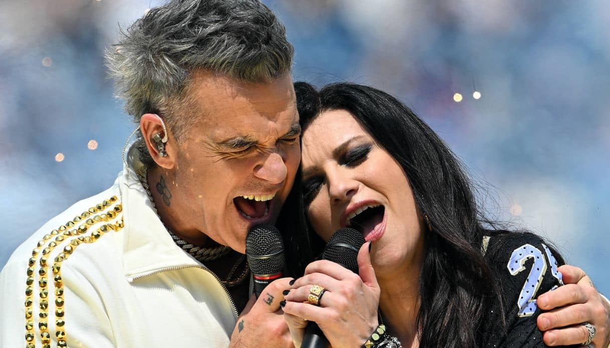 Laura pausini tra gli artisti della cerimonia di chiusura dei mondiali 2026