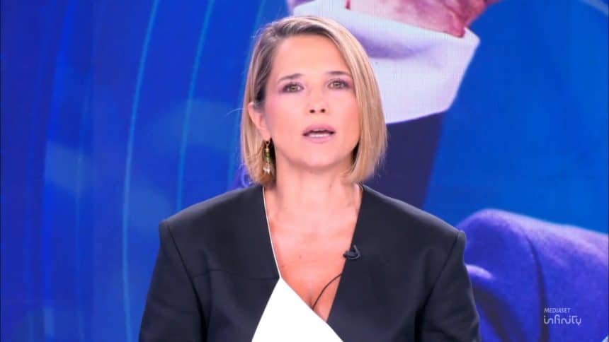 Francesca barra durante una conduzione televisiva su rete 4
