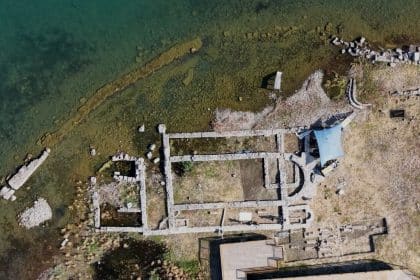 Resti archeologici della basilica di nicea nell’area del lago di i̇znik in turchia