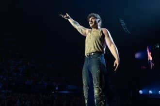 Olly in concerto a caserta davanti alla reggia per il gran finale tour