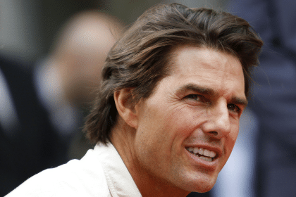 Tom cruise compie 64 anni: l'esordio diretto da zeffirelli, chi è il suo doppiatore italiano, come entrò in scientology, 7 segreti