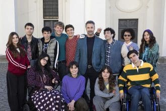 Raoul bova nella nuova fiction rai tutto l’amore che resta sulla scuola inclusiva